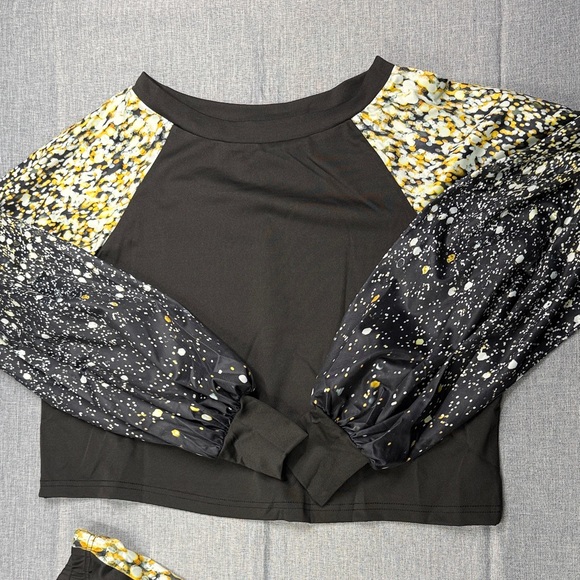 Black and Yellow Patterned Sleeve Set - Picture 4 of 4